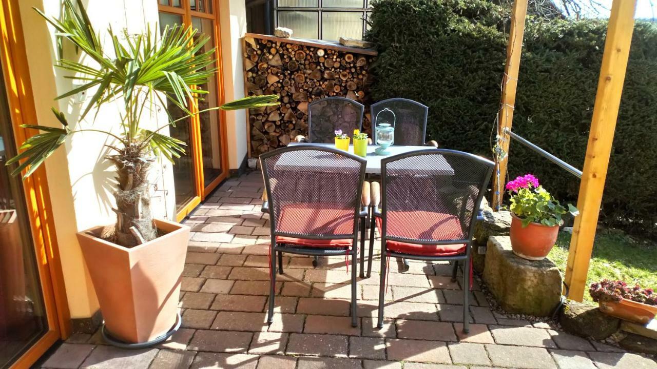 Apartment Mit Gartenblick Eckersdorf Exterior foto